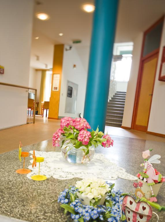 Haus Mobene - Hotel Garni Graz Bagian luar foto