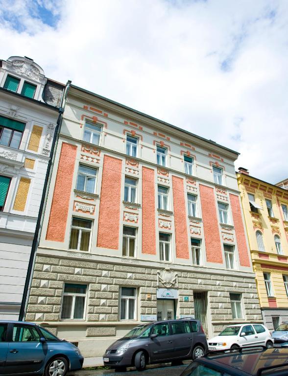 Haus Mobene - Hotel Garni Graz Bagian luar foto