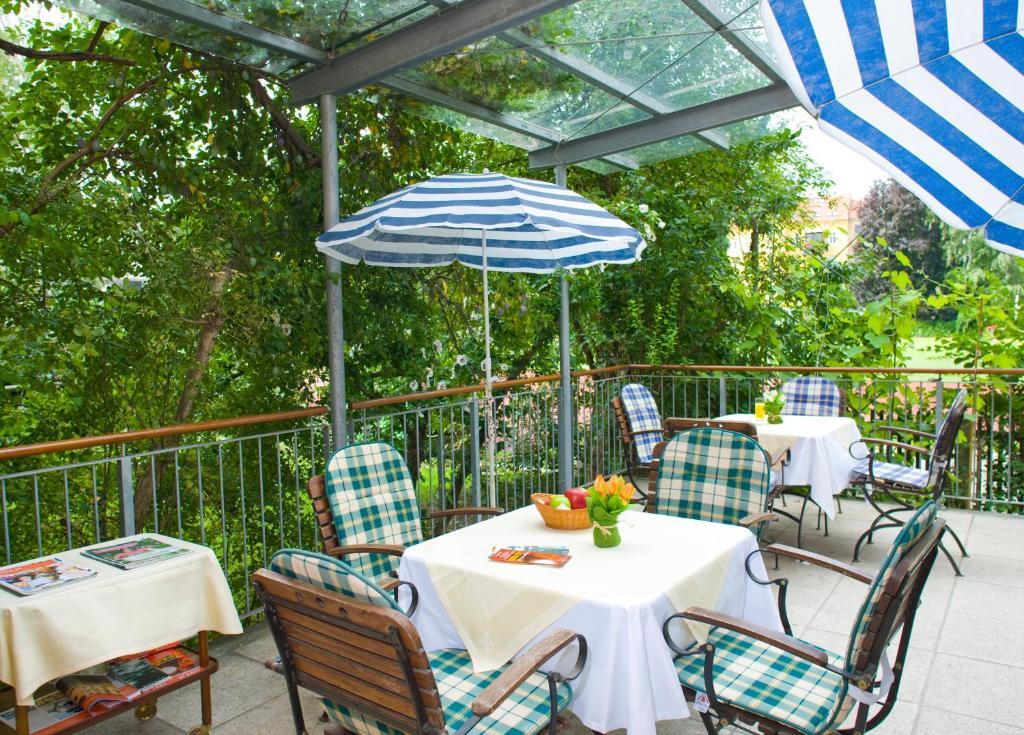 Haus Mobene - Hotel Garni Graz Bagian luar foto