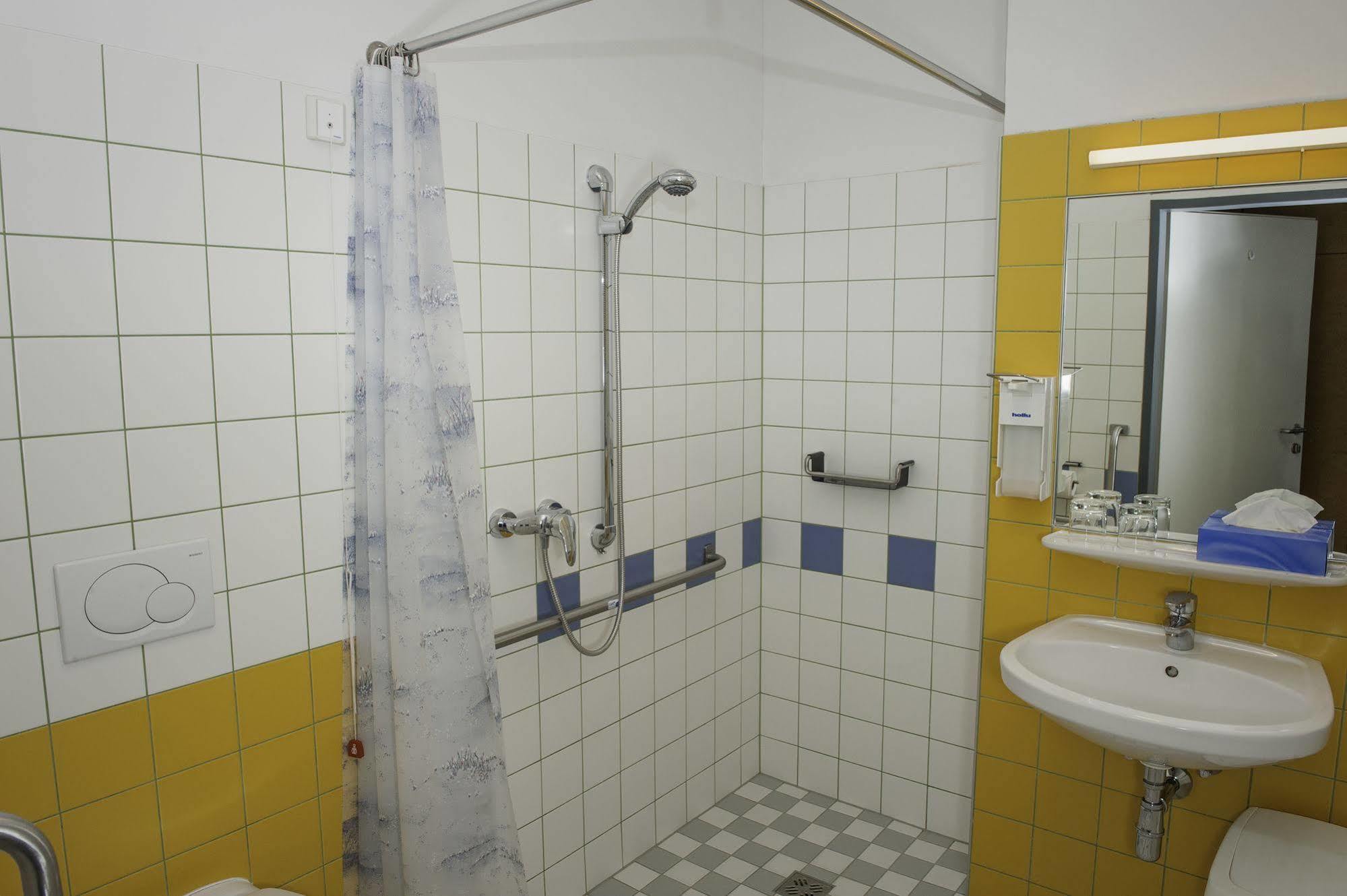 Haus Mobene - Hotel Garni Graz Bagian luar foto