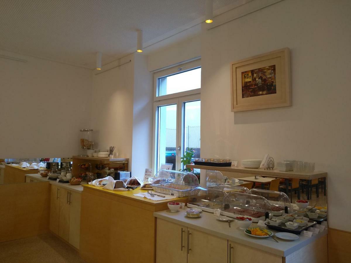 Haus Mobene - Hotel Garni Graz Bagian luar foto